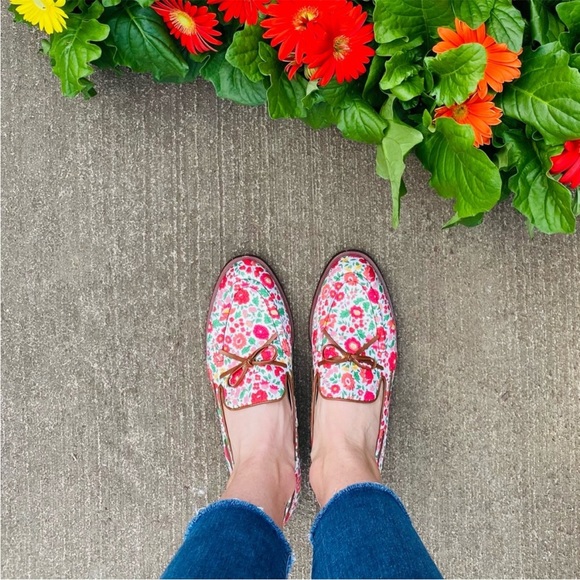 J. CREW NWT Red White & Pink Floral Printed Liberty w/ Leather Bow Loafers Flats - Picture 4 of 12
